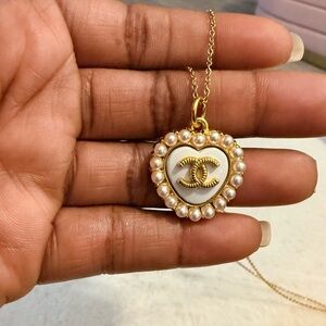 Elegant Gold and White Heart Pendant Necklace
